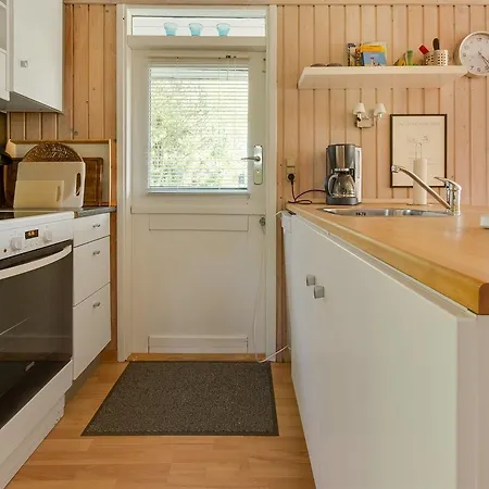 Three-bedroom Holiday In * Hals