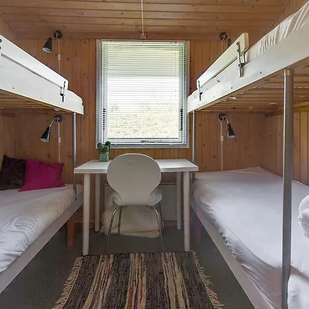 Three-bedroom Holiday In * Hals