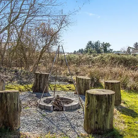 Three-bedroom Holiday In * Hals