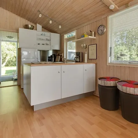 Three-bedroom Holiday In * Hals