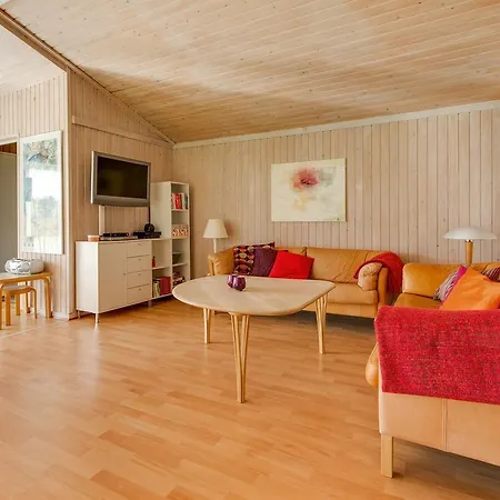 Casa de Férias Three-bedroom Holiday In *
